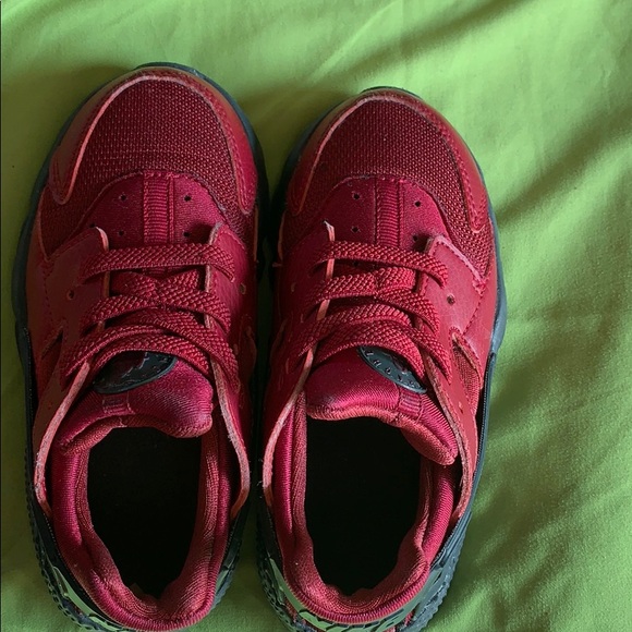 Nike Other - Nike huaraches (burgundy color)